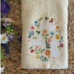 Toalha de rosto OVO FLORAL | Bege | Suspiro d´Algodão